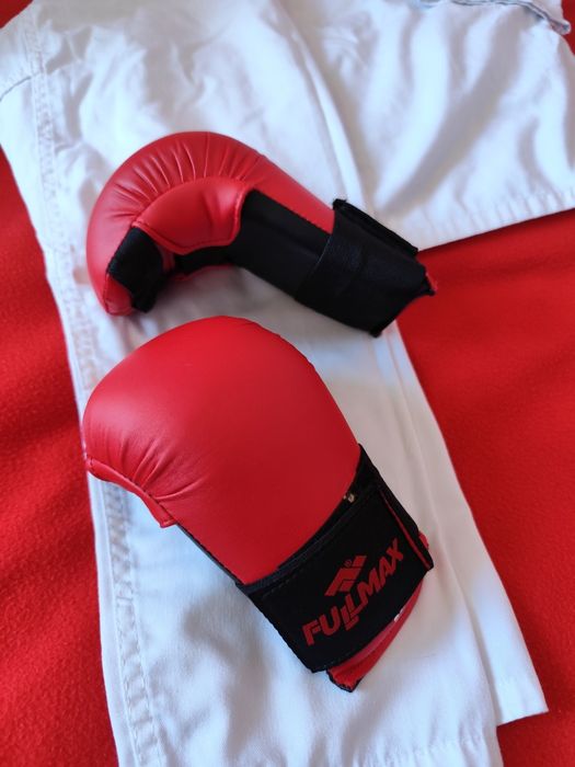 Екипировка за карате - почти нови