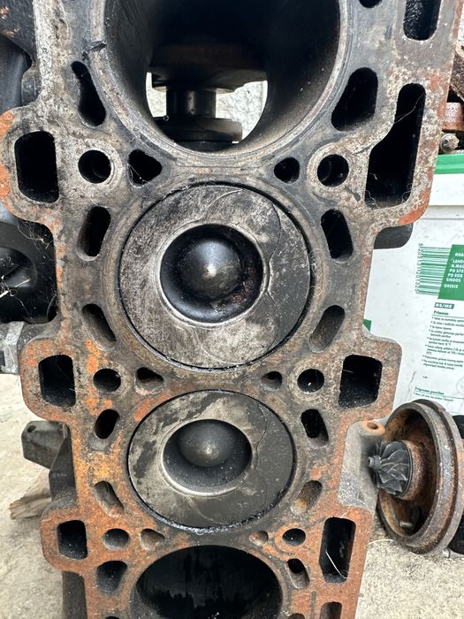 Vibrochen  arbore cotit și 3 pistoane logan 1.5 dci euro 4