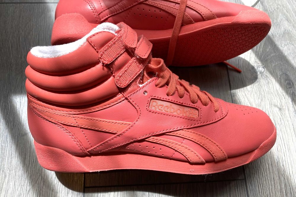 Чисто нови спортни обувки - дамски REEBOK