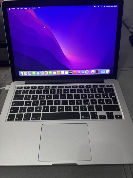 Macbook Pro 13’ A1502 256 gb 8 RAM 2.7Ghz i5