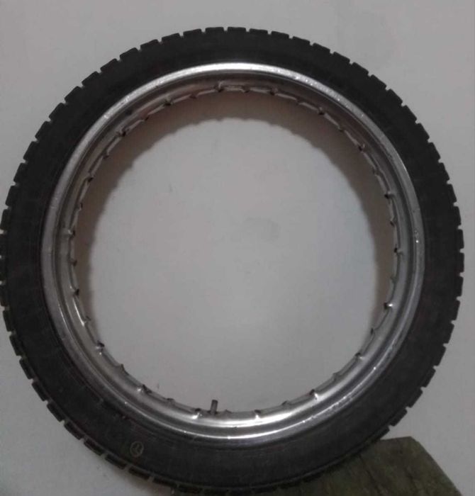 Обод с покрышкой и камерой мопед "Минск"