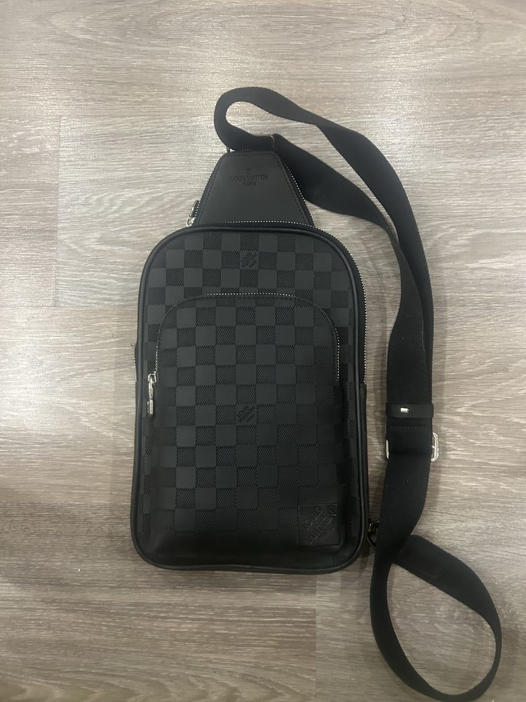 Louis Vuitton Avenue Slingbag in Damier Graphite canvas.