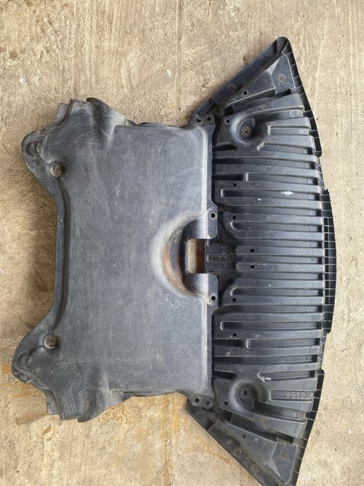 Scut motor scut bara fata carenaj Mercedes c class (w204) 2008 - 2014