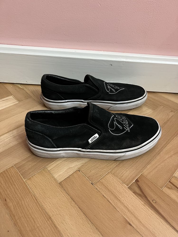 Дамски обувки Vans