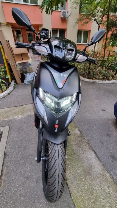 Scuter Aprilia SR 125 an 2025