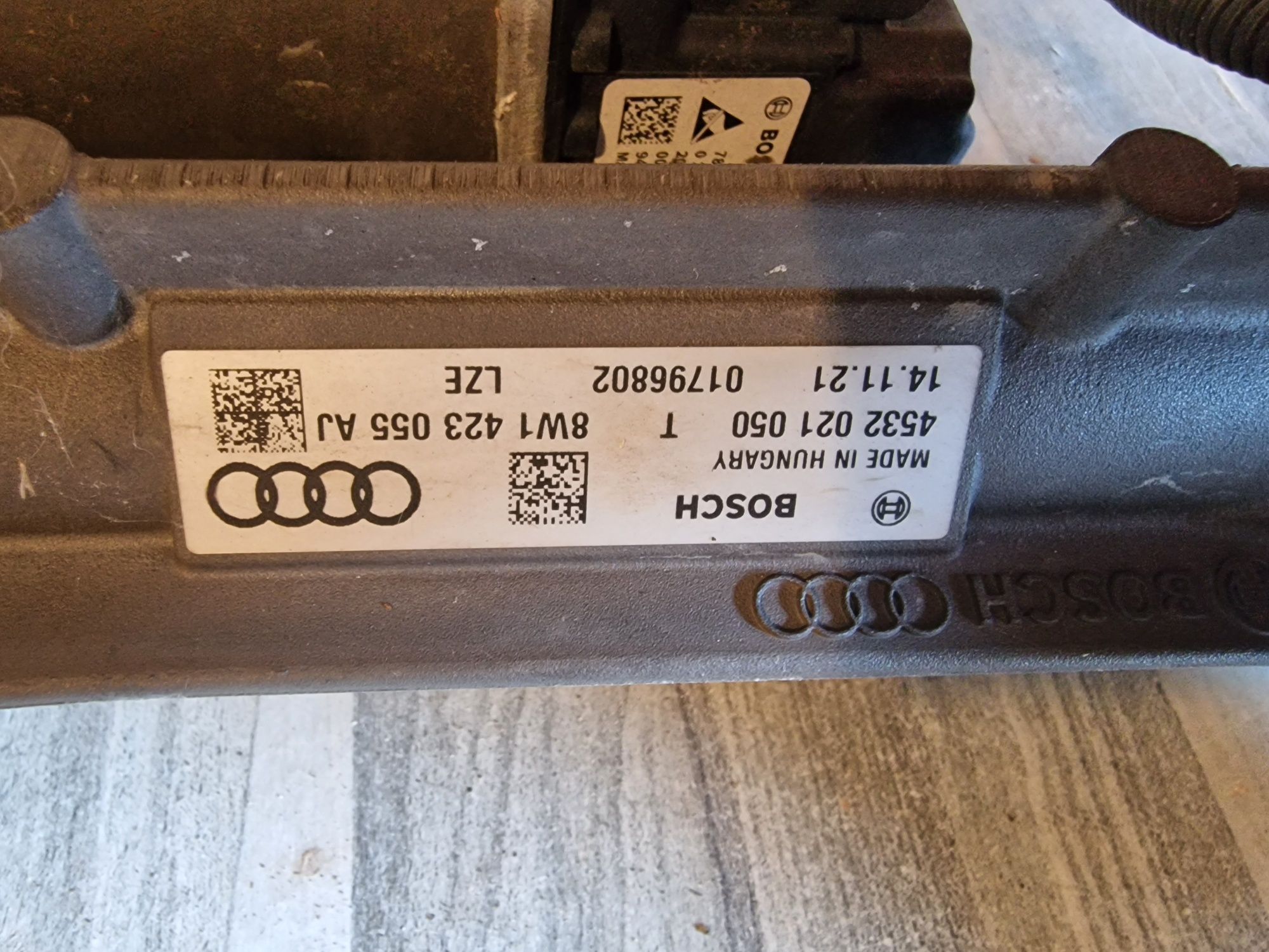 Audi A4 A5 B9  2017-2023 кормила рамка