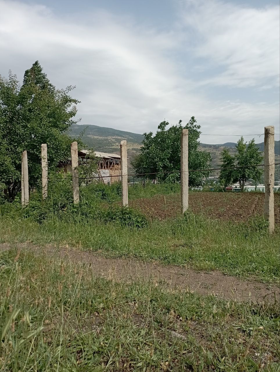 Продаётся дом  договоримся срочно с земельным участком все  документы