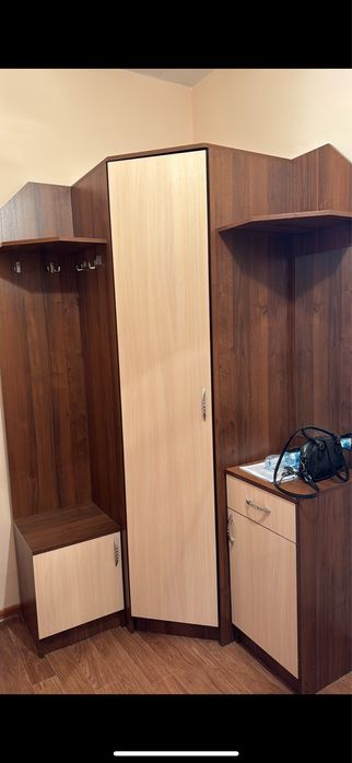 Прихожая шкаф продам
