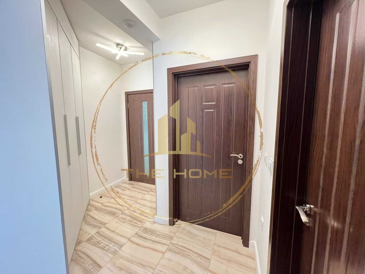 Дава се под наем Четиристаен апартамент в Варна, Център - 107 кв.м за 1350 € - Снимка #2
