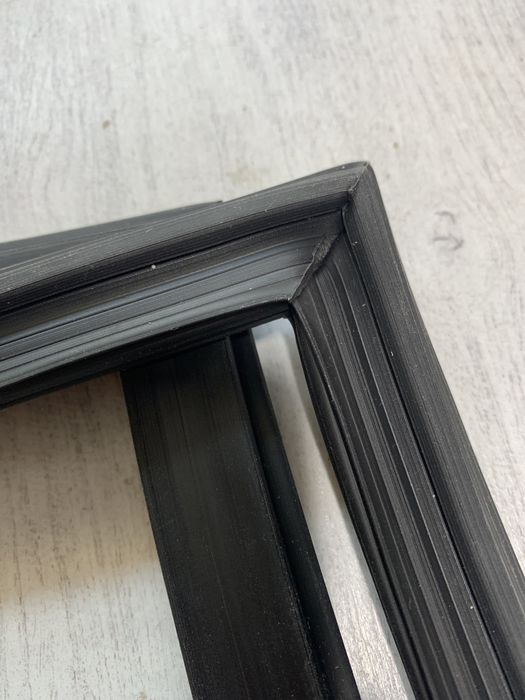 Garnitura vitrina 141 x 58 frigider bauturi burduf dulap masa rece nou