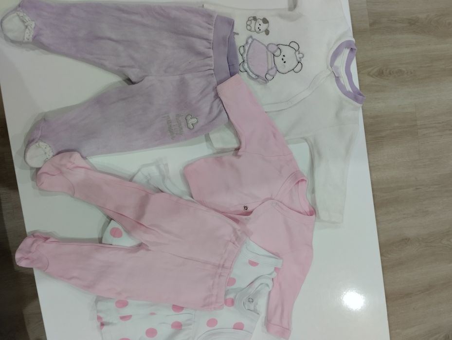 Продавам бебешки дрехи 20лв