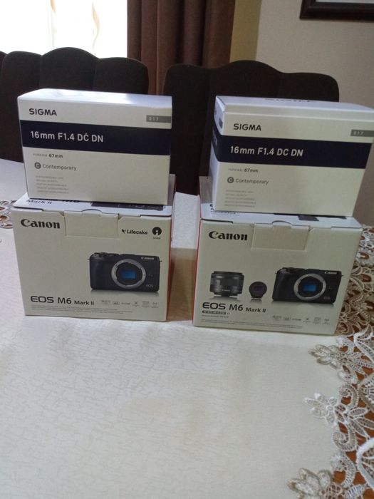 Vând două aparate canon M6 mark ii