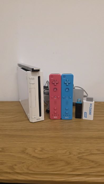 Nintendo Wii Modat 450 jocuri, 2 Manete, Accesorii + HDMI