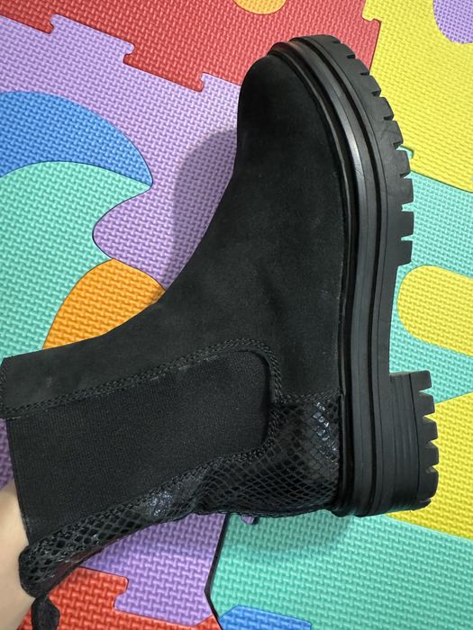 Ghete dama din piele