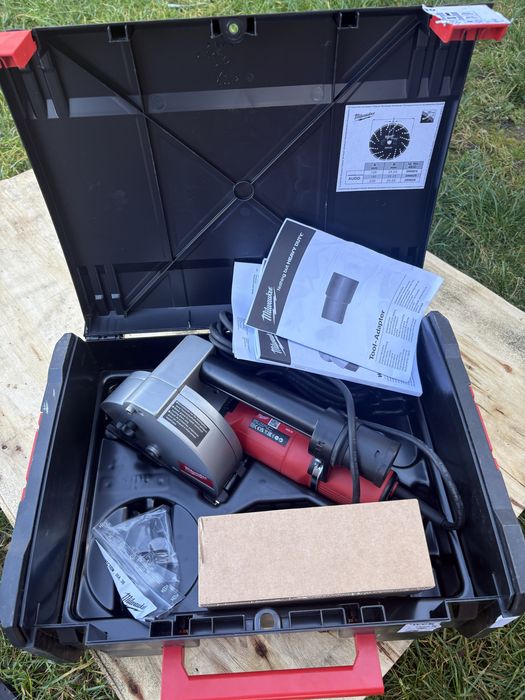 Masina de frezat caneluri