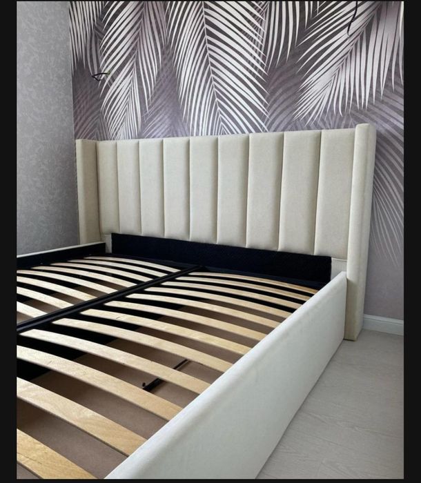 Продаются Кровать  двуспальная, 150x200 см ( с матрасам, подъёмный мех