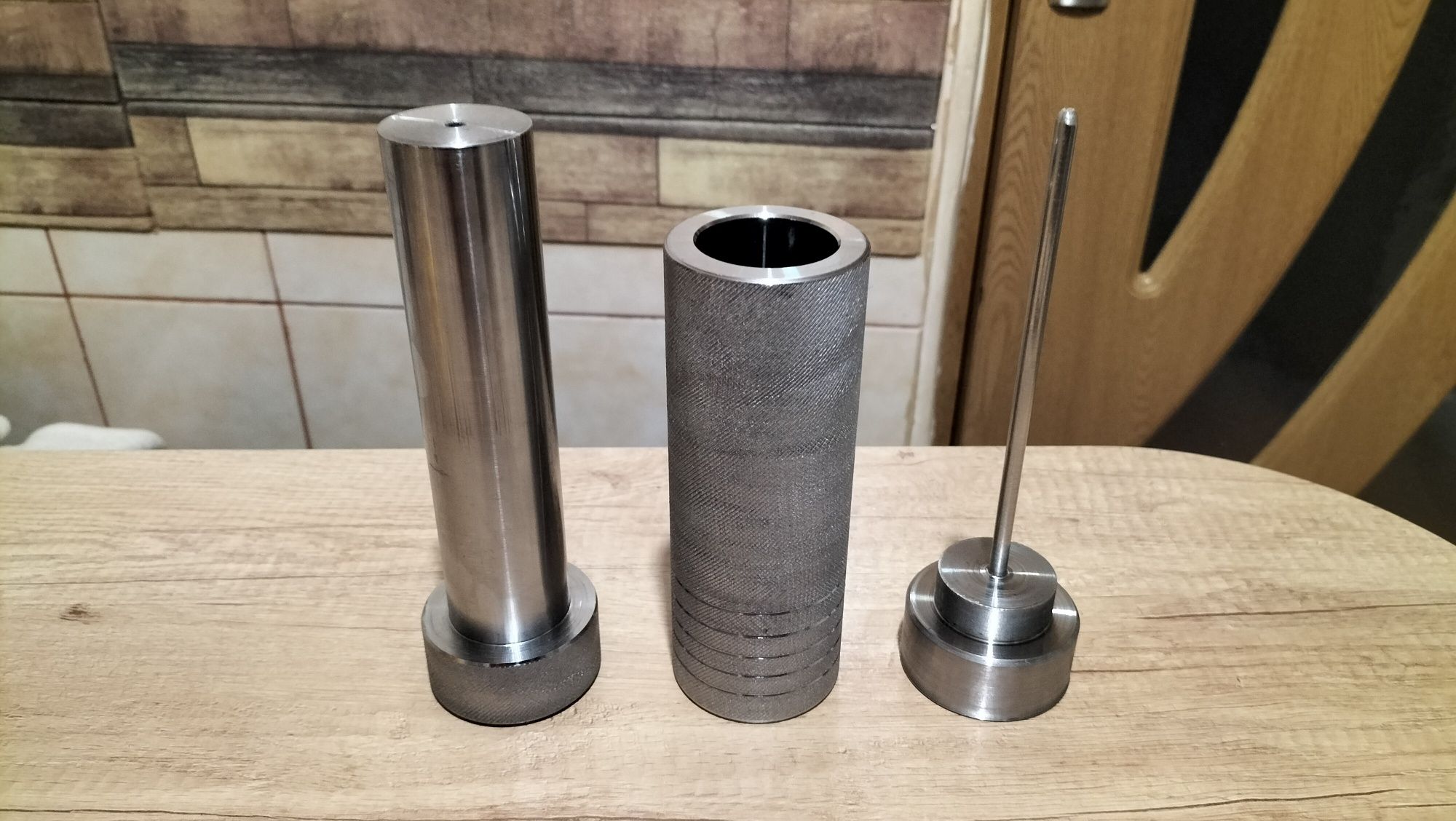 Presă , matriță , cric , extractor pastilă