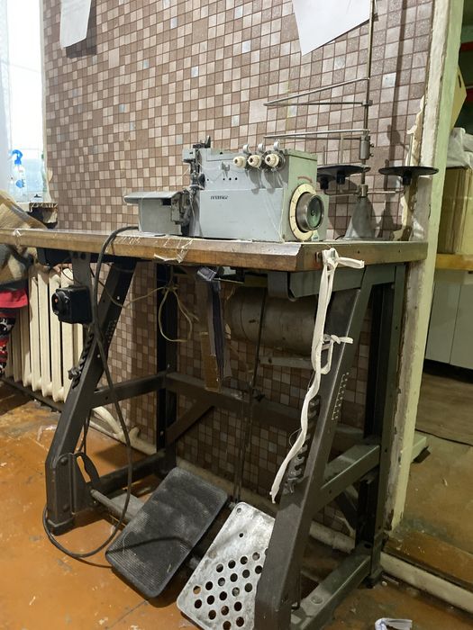 Машинка оверлог германия