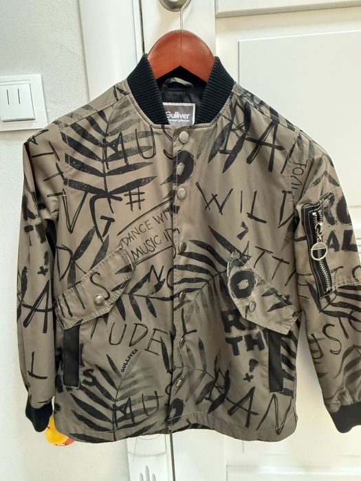 Продам ветровку для мальчика