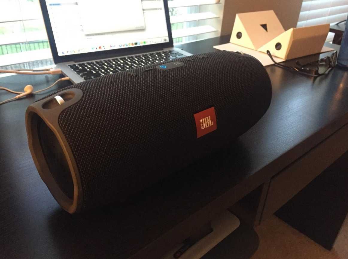 Портативная колонка с Bluetooth JBL Xtreme звукова честота 20000 Hz