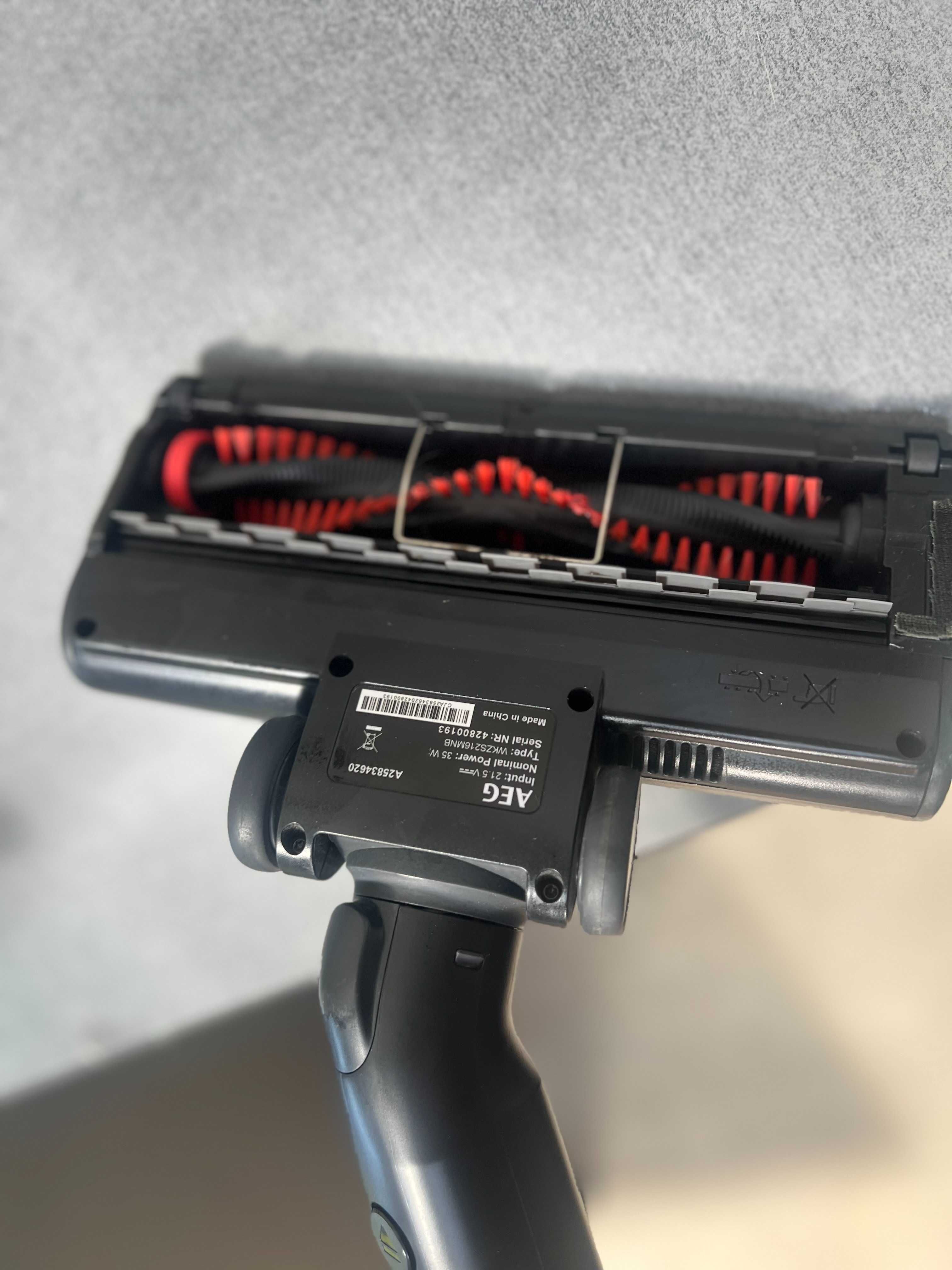 Вертикална прахосмукачка AEG Series 6000, AP61HB21SH