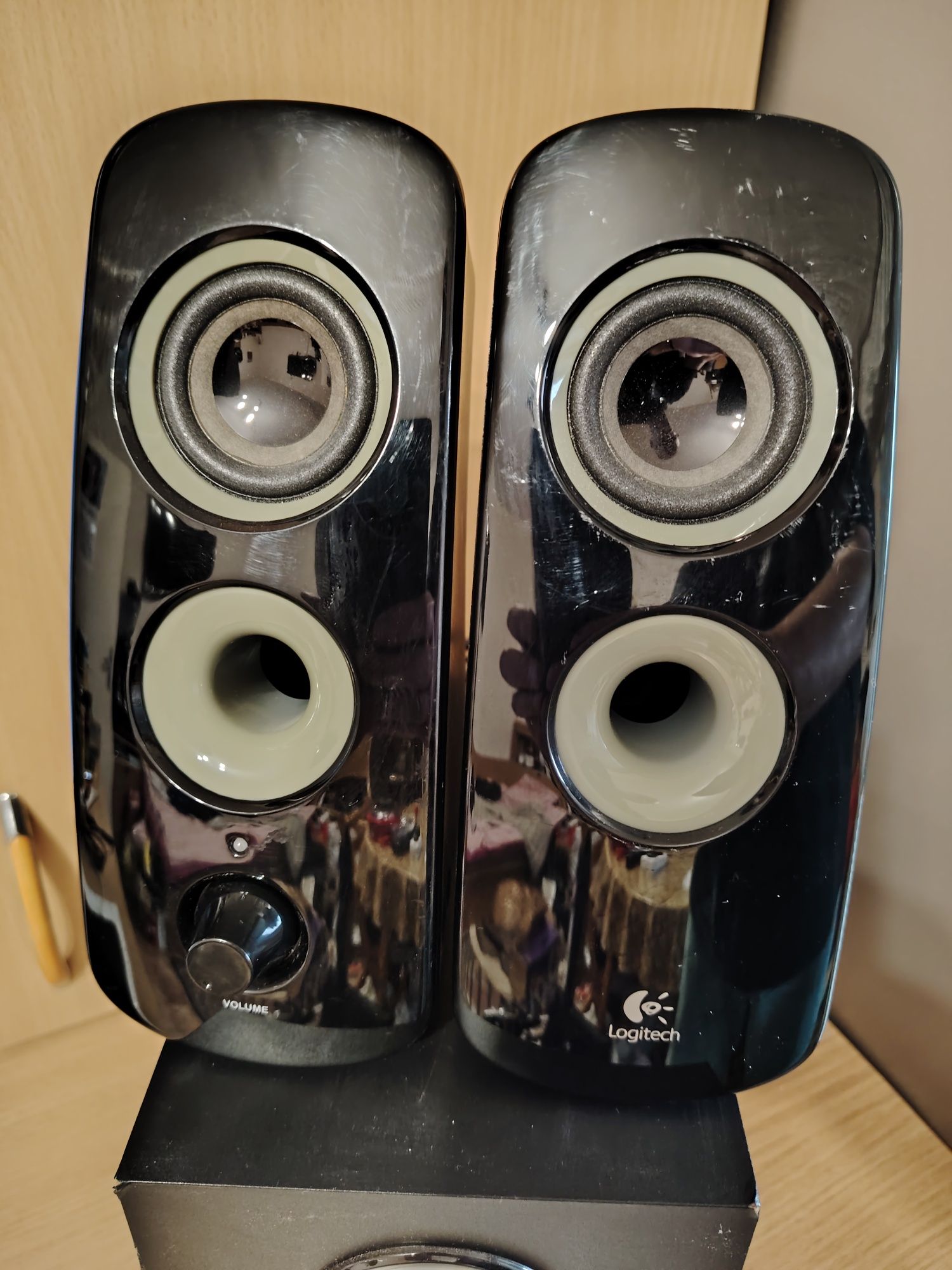 Субуфер Logitech Z323