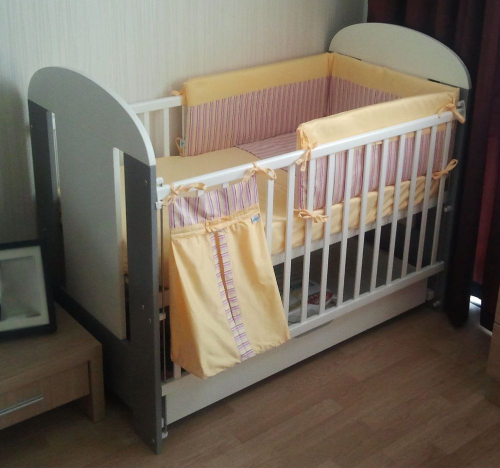 Дървено легло за бебе Chipolino