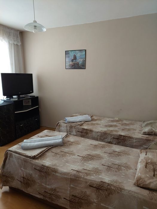 Дава се под наем Тристаен апартамент в Варна, Конфуто - 74 кв.м за 459 € - Снимка #2