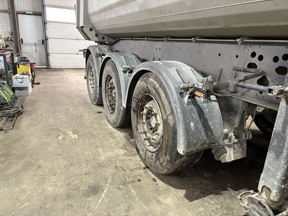 Semiremorca basculabila schmitz