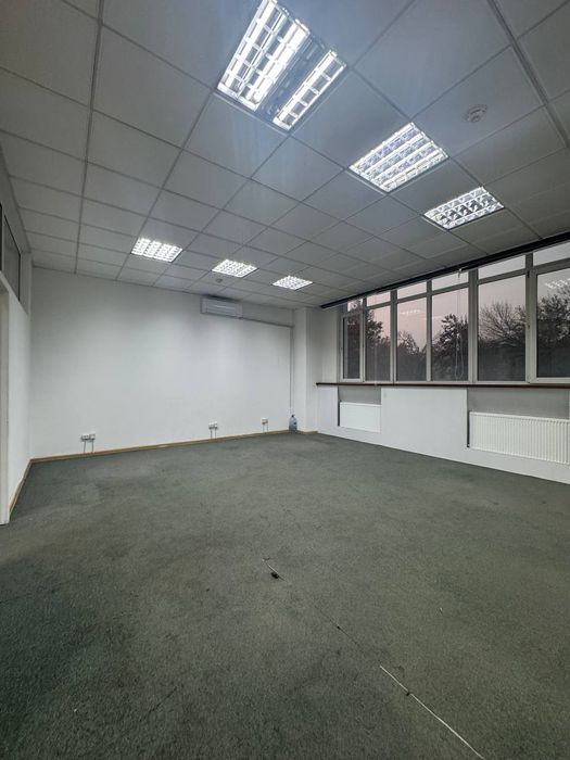 Ул.нукус.Госпитальный Макро сдаётся офис в центре  города за дешёво