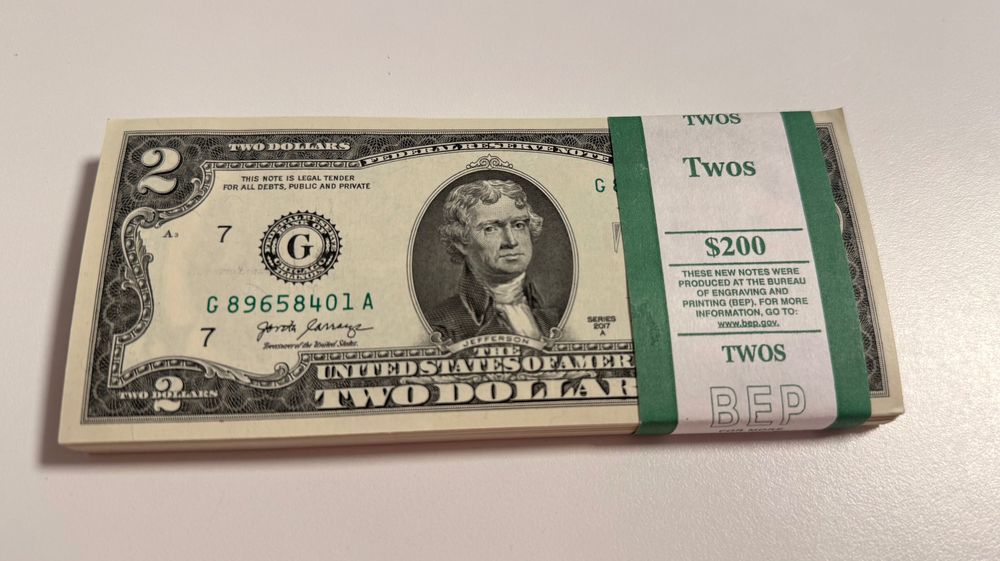 Пачка от 2 долара