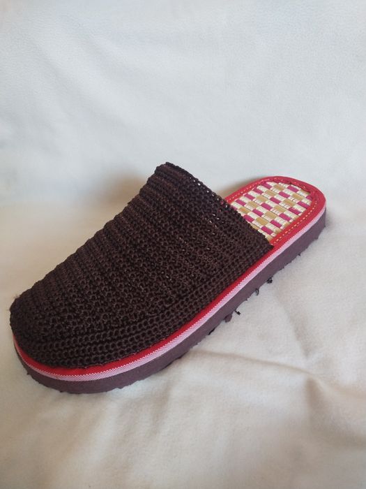 Колдан токылган дамачный тапичкилер бар