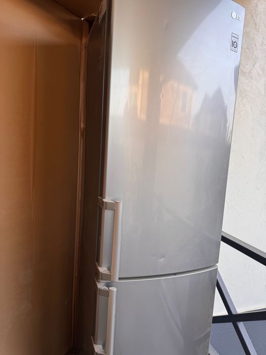 Холодильник 2м в отличном состоянии