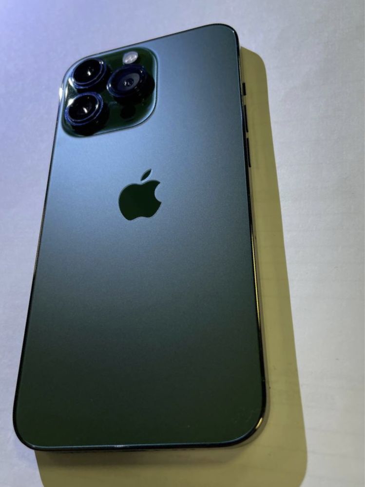 iPhone 13 pro green