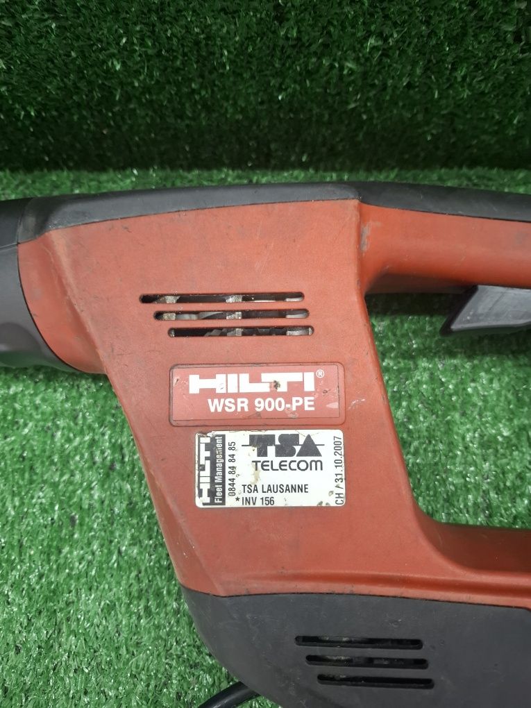 Саблен трион на Hilti WSR 900-PE с регулаж на оборотите