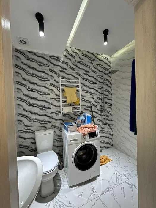 Buyuk Ipak yoli metrosiga yaqin, 3 xonali kvartira Salom choyxona 308*