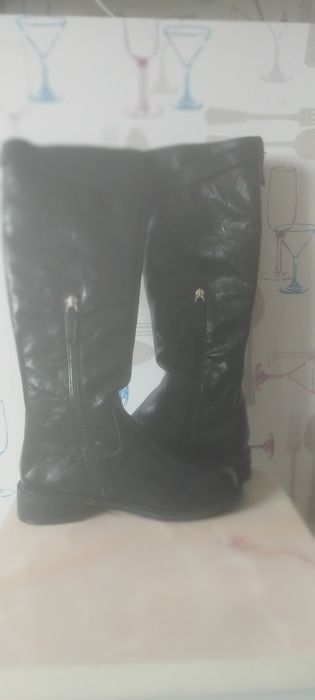 Сапоги новые продам