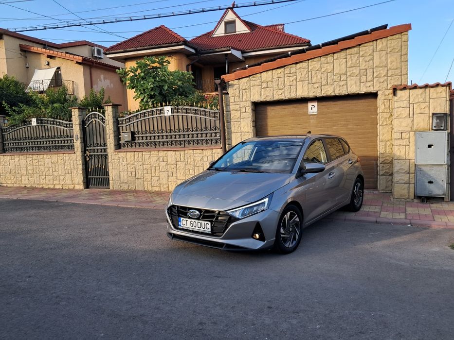 HYUNDAI I20 * *  13.350 € **  2021  * *  13 .000 KM ** Full - LED LINE