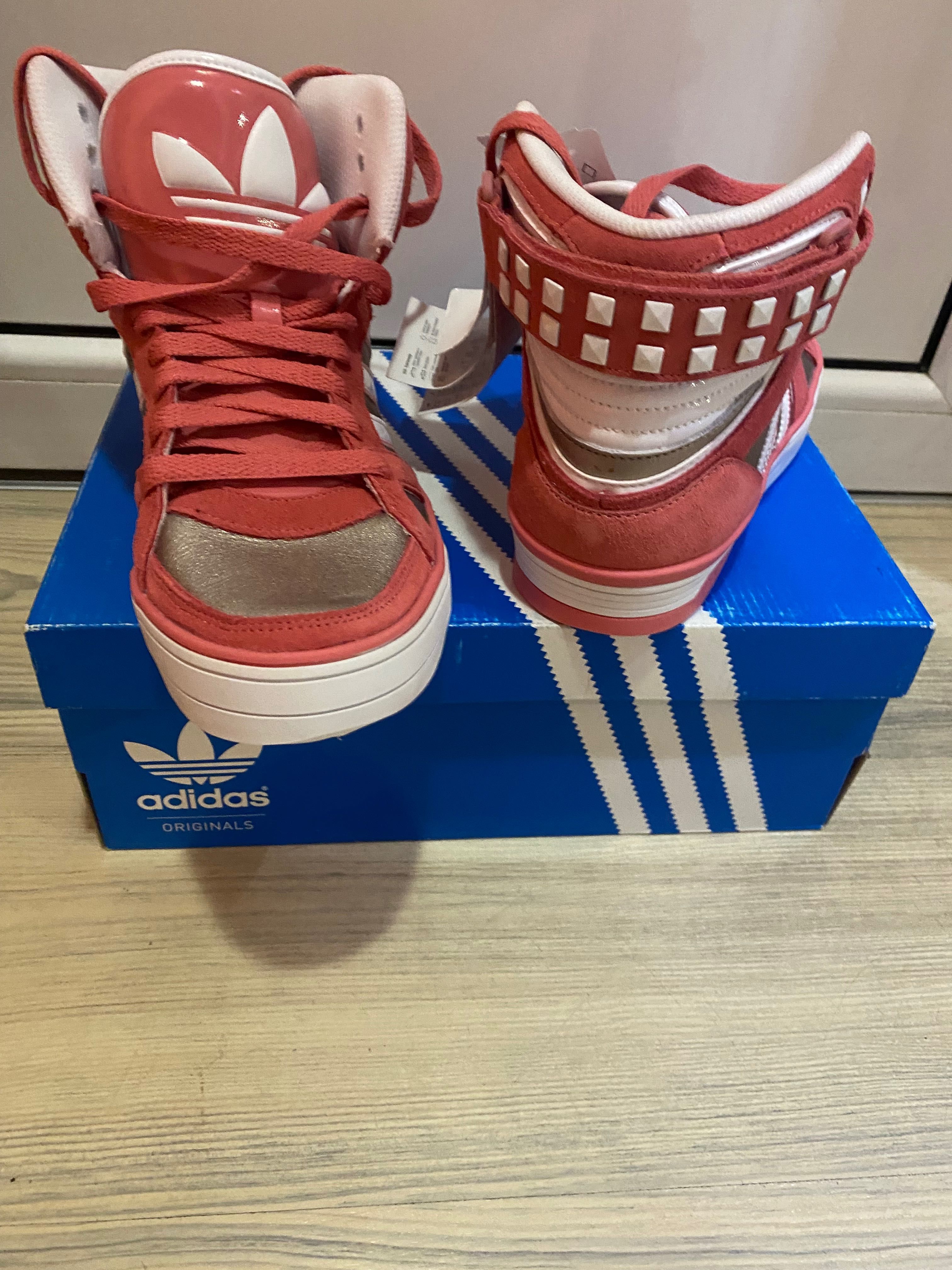 Кецове adidas- дамски