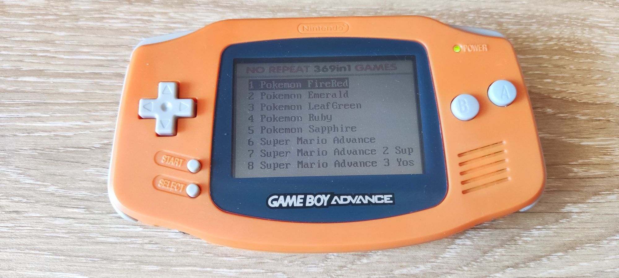 Продавам Nintendo GBA