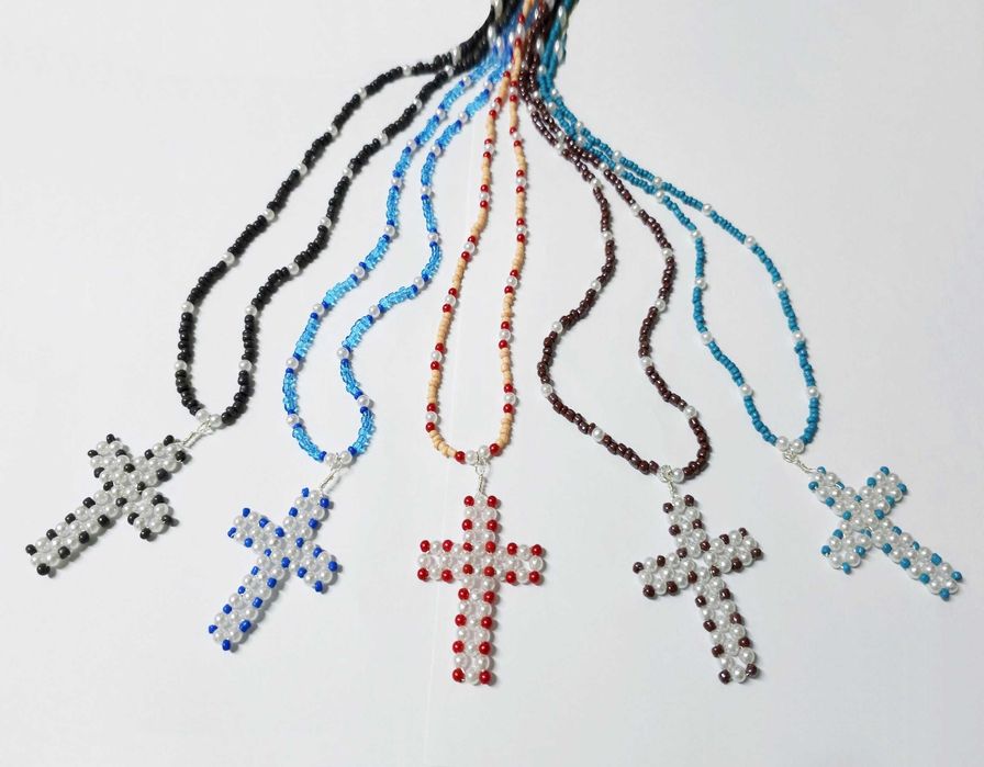 Coliere barbati handmade pandantive cruci scoici, multe modele, culori