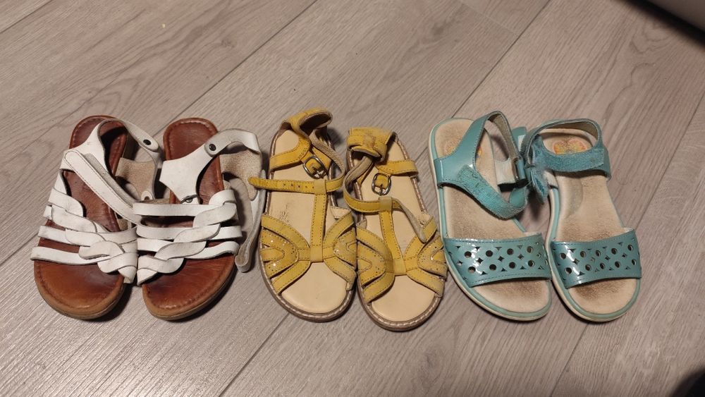 Подарявам сандали за момиче