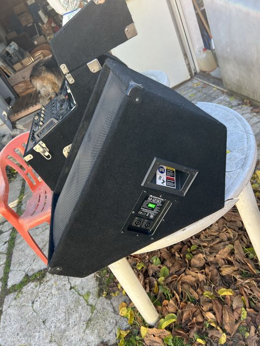 Distractie pe cinste in bar terasa restaurant