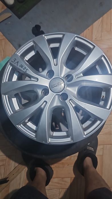 Продам новые диски