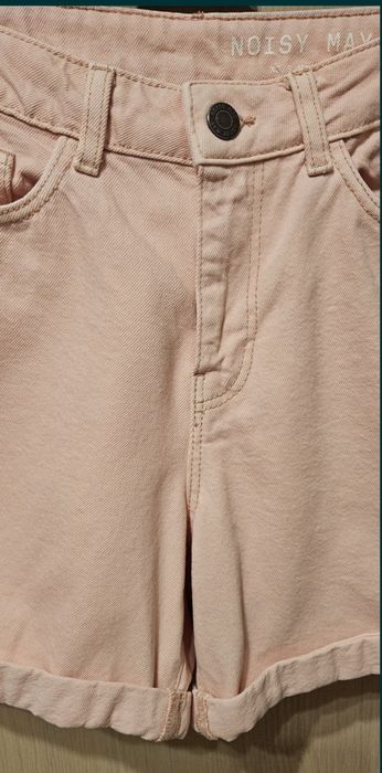 Pantaloni scurti pentru dama