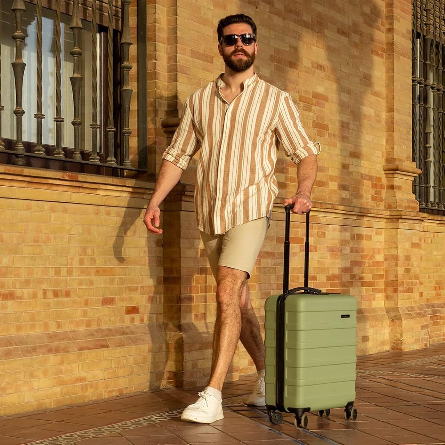 55х40х20см 40л куфар за ръчен багаж с 4 колела Cabin Max Anode