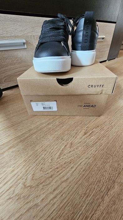 Дамски обувки Cruyff