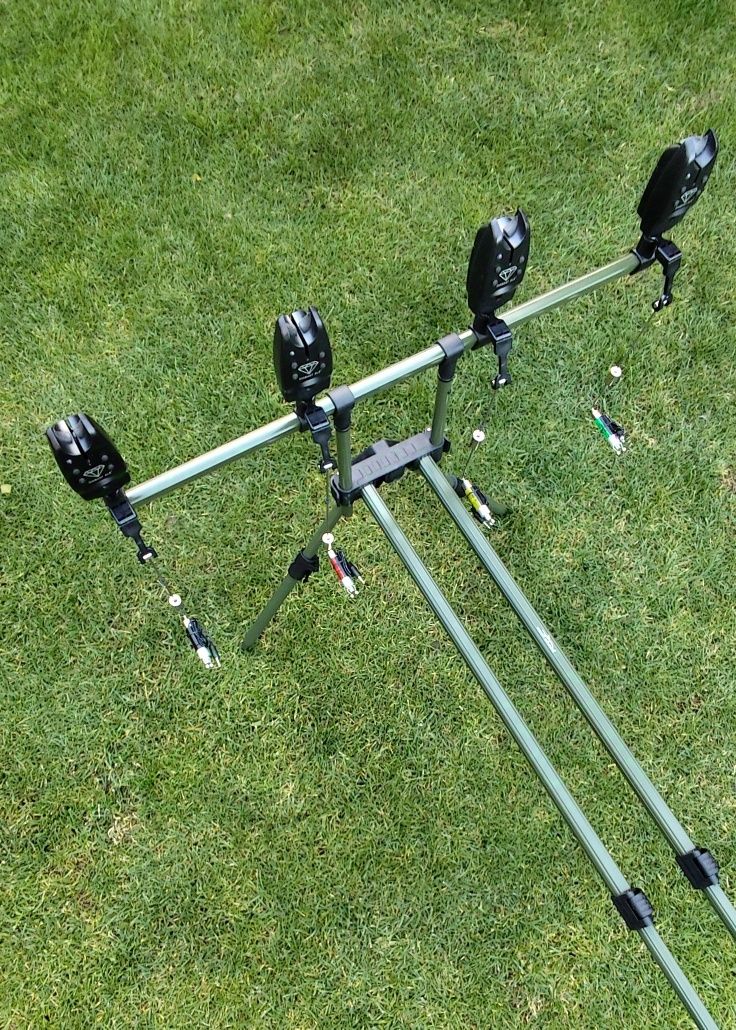 Set Pescuit Crap,4 Lansete 3,90m, 4 Mulinete GB 8000, Rod Pod Echipat