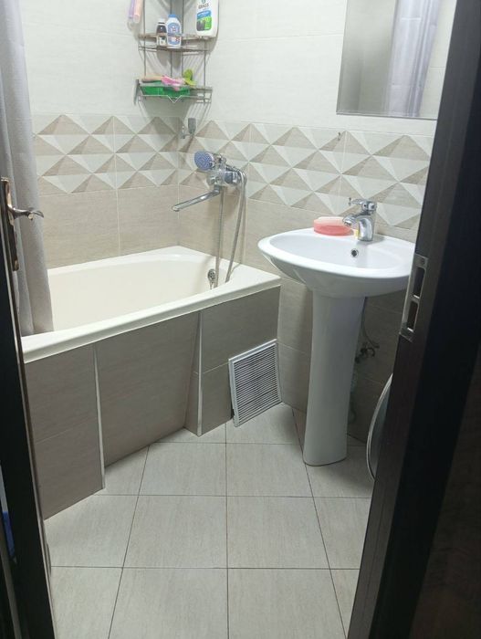 Срочно продаётся Янги хаёт 3а 2/2/7