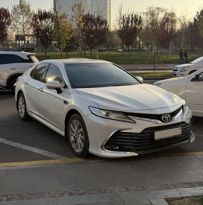 Toyota Camry 75 2023